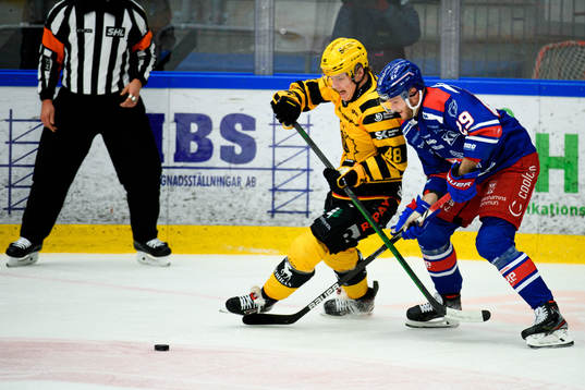 Skellefteås Jonatan Berggren och Oskarshamns Kim Rosdahl