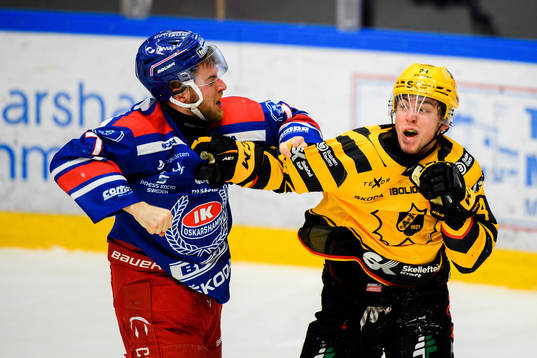 Oskarshamns Adam Janosik och Skellefteås Andreas Wingerli