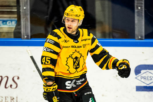 Skellefteås Oscar Möller jublar
