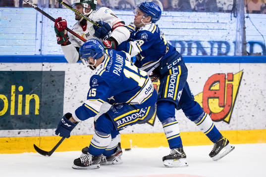 Leksands Emil Heineman och Otto Paajanen och Frölundas Jan