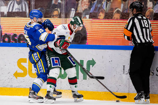 Leksands Otto Paajanen och Frölundas Viktor Ekbom