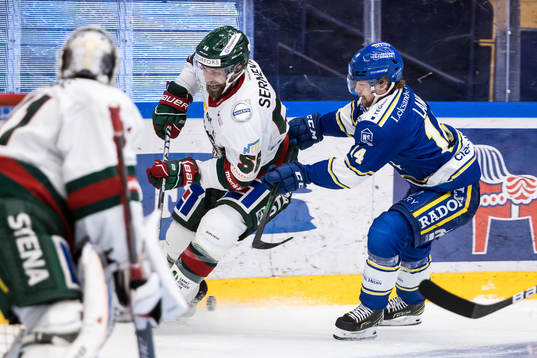 Frölundas Jonathan Sigalet  och Leksands Oskar Lang