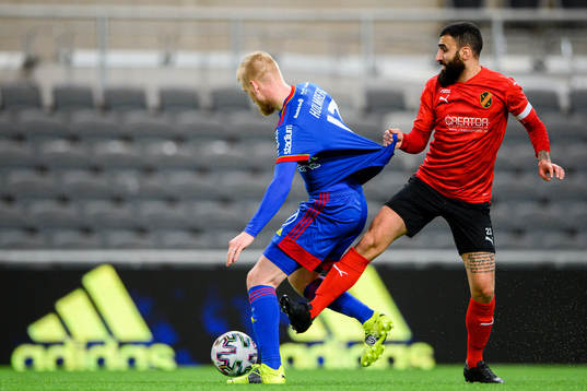 Djurgårdens Kalle Holmberg och Vasalunds Philip Berglund