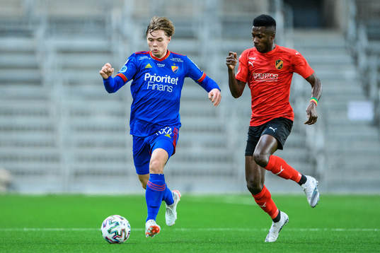 Djurgårdens Linus Tagesson och Vasalunds Mai Traore