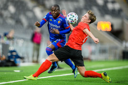 Djurgårdens Edward Chilufya och Vasalunds Frej Engberg