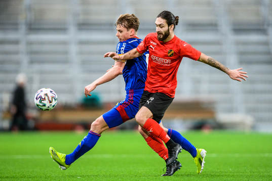 Djurgårdens Rasmus Schüller och Vasalunds Elias Durmaz