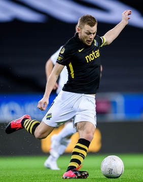 s Sebastian Larsson