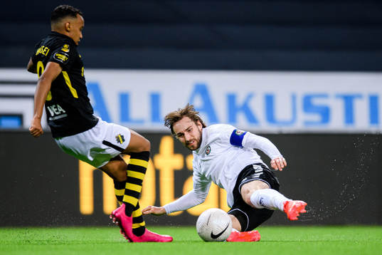 s Bilal Husein och Örebros Kevin Walker