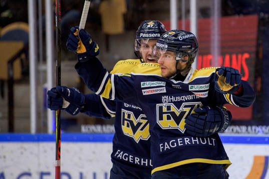 s Miska Siikonen och Eric Martinsson jublar
