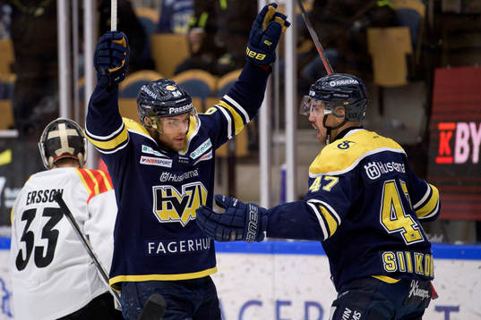 s Miska Siikonen och Eric Martinsson jublar