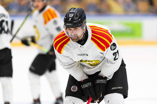 Brynäs Patrik Berglund har ont