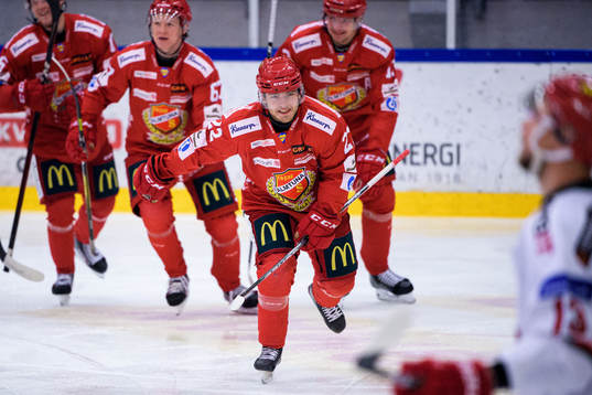Almtunas Emil Berglund jublar