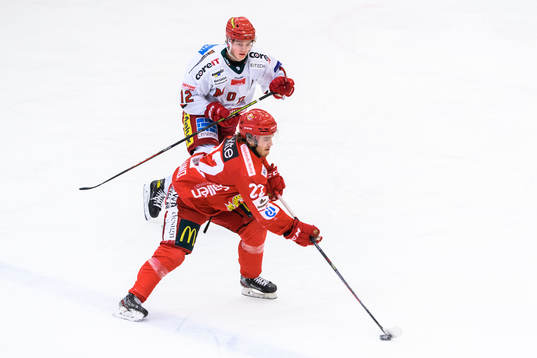 Modos Jesper Lindgren och Almtunas Emil Berglund