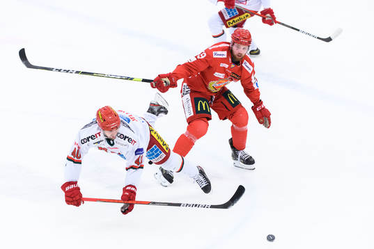 Modos Kalle Jellvert  och Almtunas Mattias Johansson