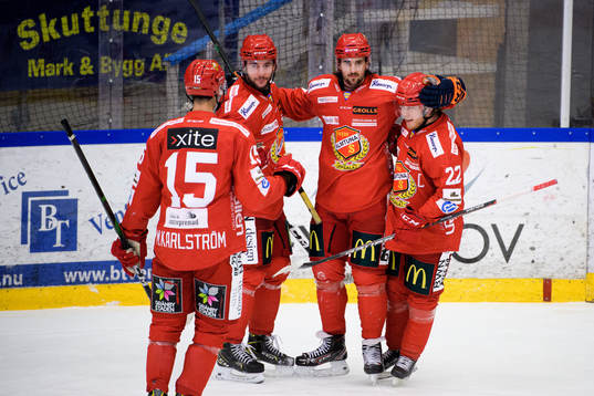 Almtunas Johan Eriksson jublar