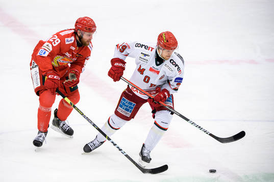 Almtunas Anton Björkman och Modos Mikkel Aagaard