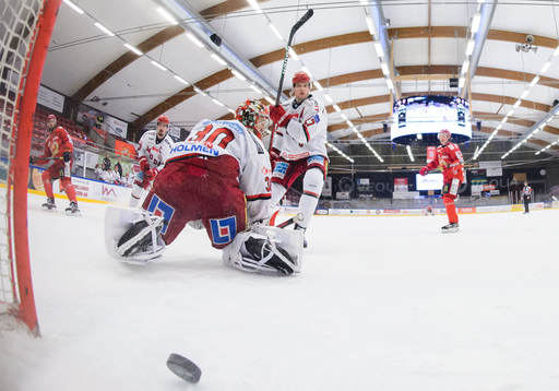 Almtunas Johan Eriksson gör det avgörande 4-3 målet