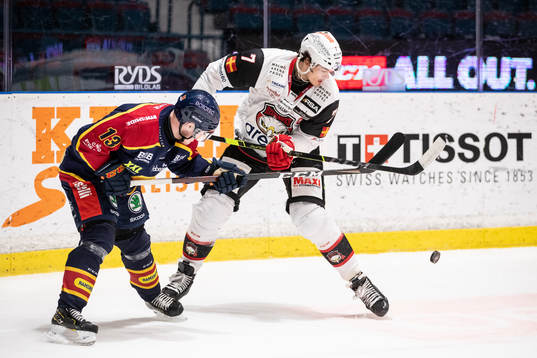 Djurgårdens Kalle Östman och Malmö Redhawks Oliver