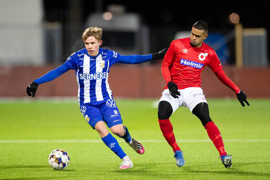 IFK Göteborgs Isak Dahlqvist och Degerfors Adhavan