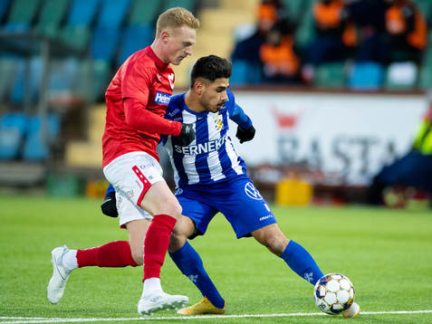 Degerfors Nicklas Maripuu och IFK Göteborgs Hosam Aiesh