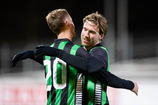 GAIS Daniel Sterner jublar ihop med August Wängberg