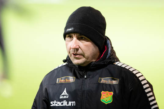 GAIS tränare Stefan Jacobsson innan träningsmatchen i