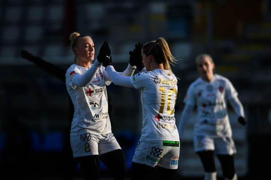 Rosengårds Hanna Bennison och Jelena Cankovic jublar