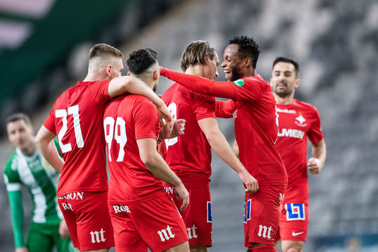 IFK Norrköpings Jonathan Levi och Samuel Adegbenro jublar