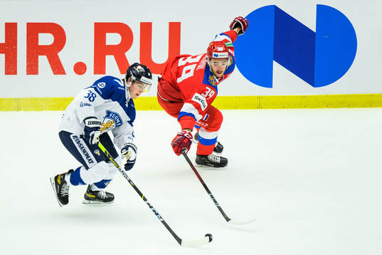 Jere Innala of Finland and Daniil Misyul of Russia
