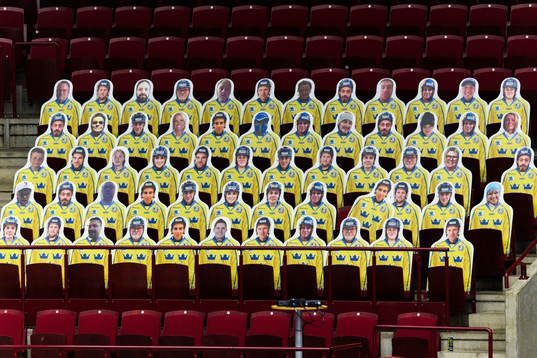 Fictive spectators of Sweden in the stands