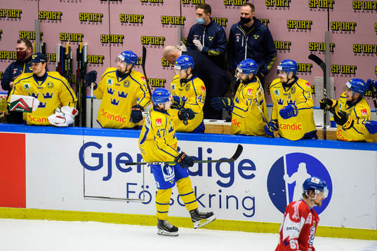 Pontus Holmberg of Sweden celebrate with teammates