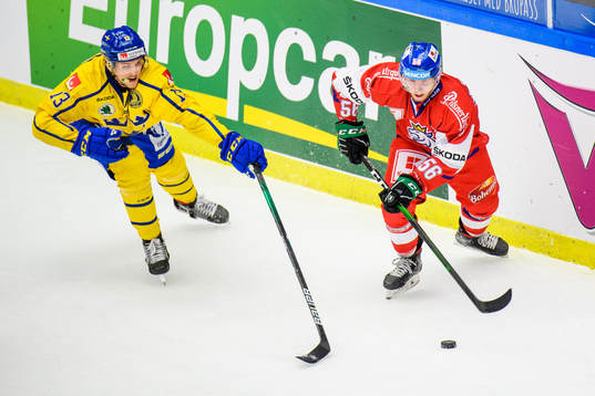 Niklas Hansson of Sweden and Oscar Flynn of Czech Republic