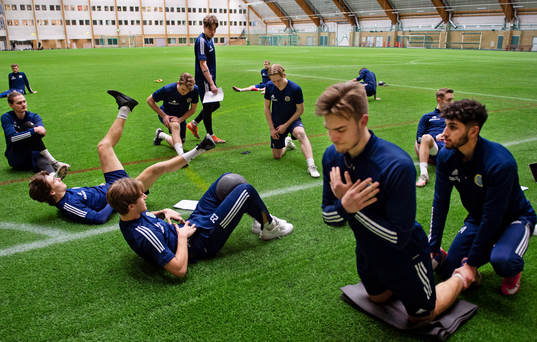 Samtliga på bild födda på 2000-talet. Gustav Molin,
