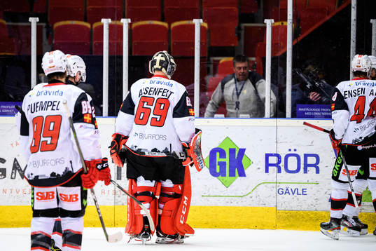Malmö Redhawks målvakt Oscar Alsenfelt deppar