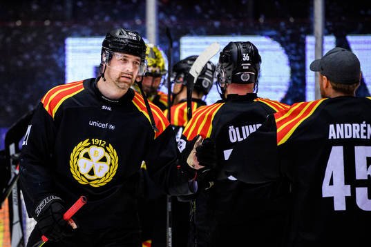 Brynäs Patrik Berglund jublar