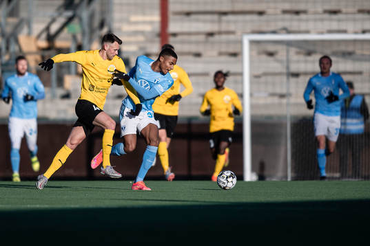 Mjällbys Max Watson och Malmö FFs Amin Sarr