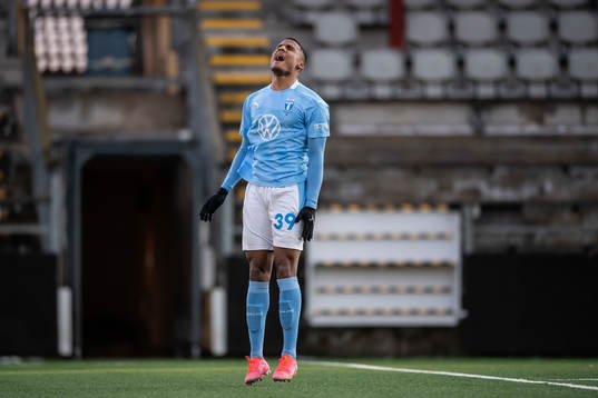 Malmö FFs Amin Sarr deppar