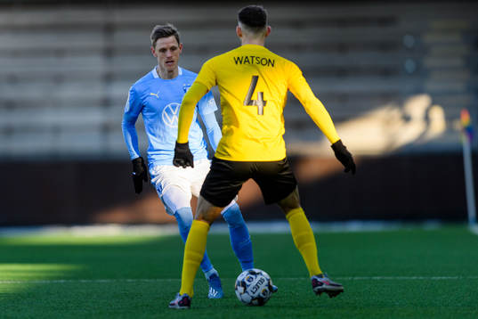 Malmö FFs Sören Rieks och Mjällbys Max Watson