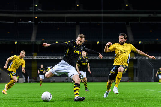 s Filip Rogic och Elfsborgs Per Frick