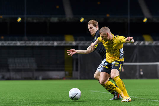 s Saku Ylätupa och Elfsborgs Simon Strand