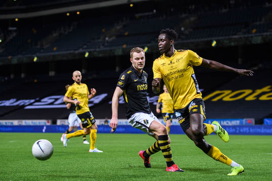 s Sebastian Larsson och Elfsborgs Joseph Stanley Okumu