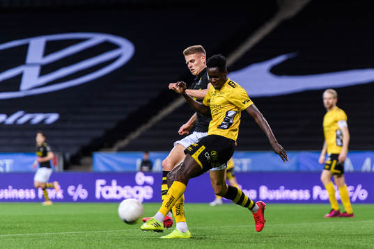s Bojan Radulovic och Elfsborgs Joseph Stanley Okumu