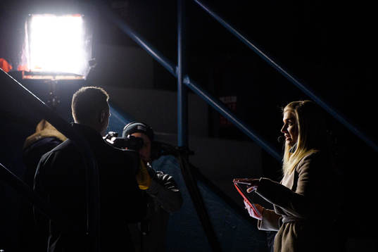 C Mores Kajsa Kalméus i studion