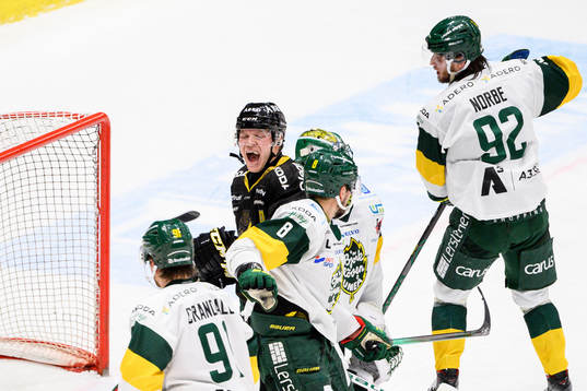 s Johan Johnsson jublar