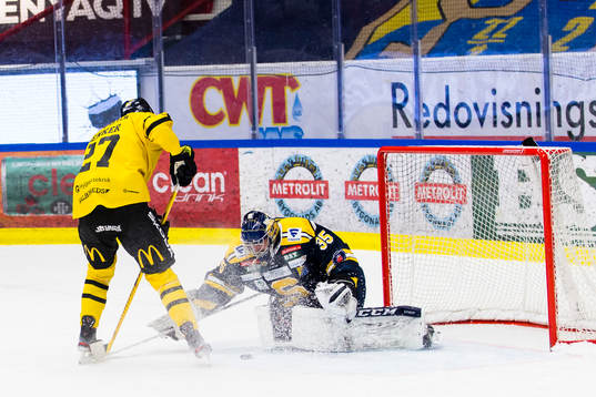 Södertäljes målvakt Jussi Rynnäs med en avgörande