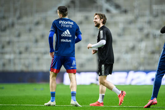 Djurgårdens Haris Radetinac och Örebros Kevin Walker