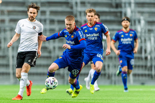 Örebros Kevin Walker och Kalle Holmberg Djurgårdens