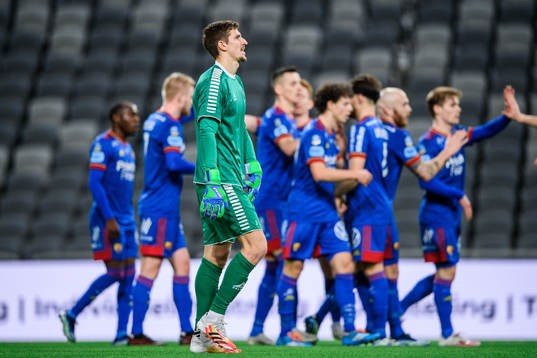 Örebros målvakt Bobby Allain deppar