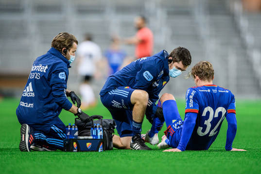 Djurgårdens Hampus Finndell får läkarvård
