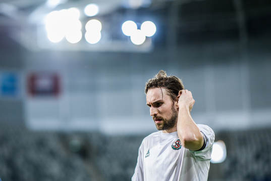 Örebros Kevin Walker deppar